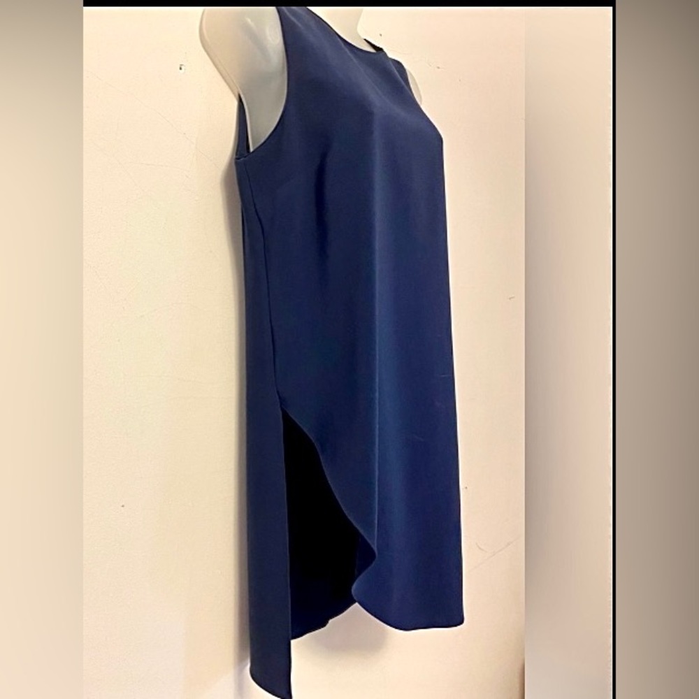 Lightweight Sexy Back Zipper & Cut Away Slit White House Black Market  Dress